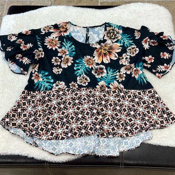 DG2 by Diane Gilman Women's Floral Ruffle Sleeve Blouse - Picture 2 of 7